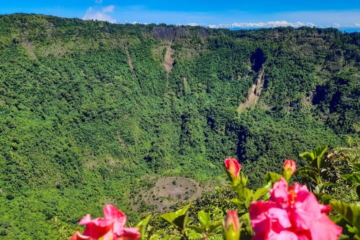San Salvador Layover: El Boqueron Volcano and Historic City Highlights photo 3