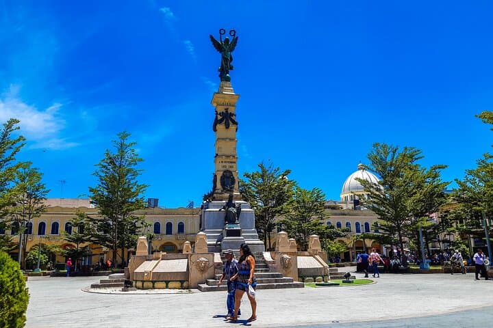 San Salvador Layover: El Boqueron Volcano and Historic City Highlights photo 5