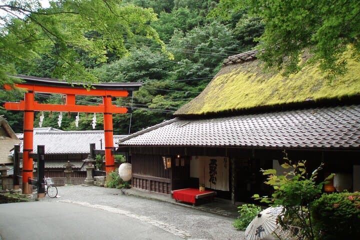 Private Arashiyama Walking Tour: Hidden Bamboo Grove & Local Gems photo 3