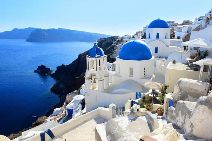 Tailor-Made Santorini Island Tour: Akrotiri, Oia, Red Beach & Wine photo 2