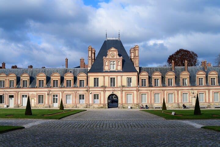 Fontainebleau Palace Half-Day Trip from Paris — Château de Fontainebleau Tour & Practical Tips photo 2