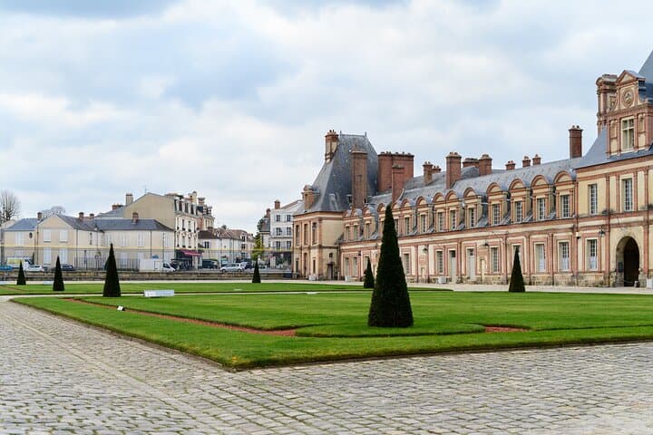 Fontainebleau Palace Half-Day Trip from Paris — Château de Fontainebleau Tour & Practical Tips
