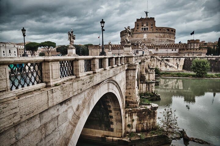 Haunted Rome Walking Tour — Castel Sant'Angelo, Piazza Navona & Campo de' Fiori photo 1