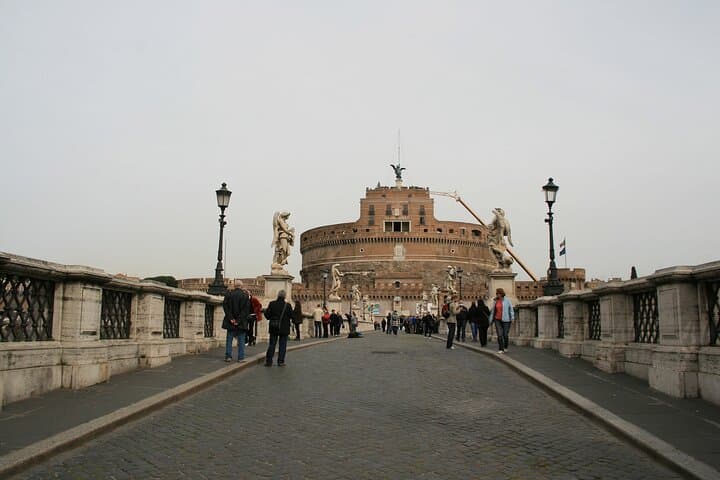 Haunted Rome Walking Tour — Castel Sant'Angelo, Piazza Navona & Campo de' Fiori photo 2