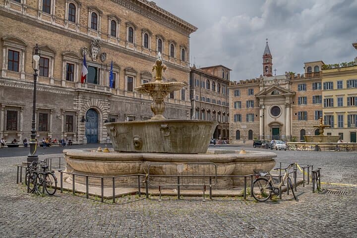 Rome Ghost Walking Tour — St. Peter's Square to Piazza Farnese photo 6