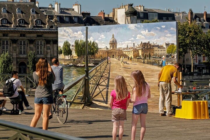 Classic Paris Guided Walking Tour — Eiffel to Pont des Arts in 3 Hours photo 2