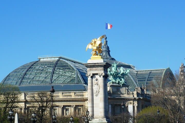 Classic Paris Guided Walking Tour — Eiffel to Pont des Arts in 3 Hours photo 3