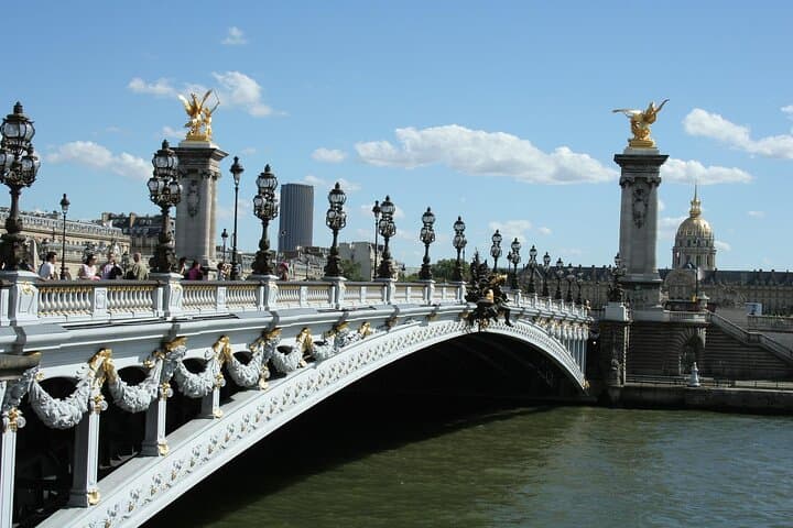 Classic Paris Guided Walking Tour — Eiffel to Pont des Arts in 3 Hours photo 4