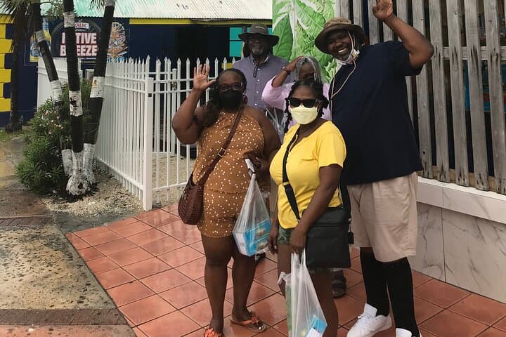 Nassau Shuttle Beach and Sightseeing Tour — Beaches, Rum & Historic Sites photo 5