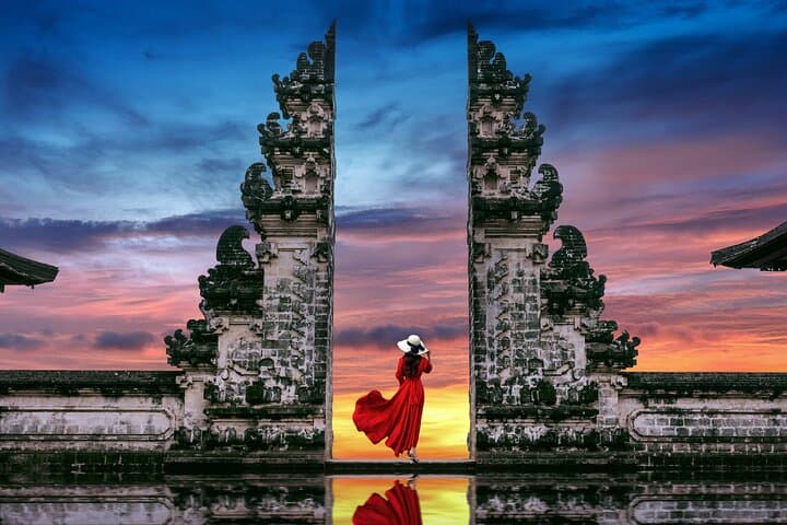Bali Private Tour: Lempuyang Gate, Tirta Gangga, Tukad Cepung & Tegalalang Rice Terrace