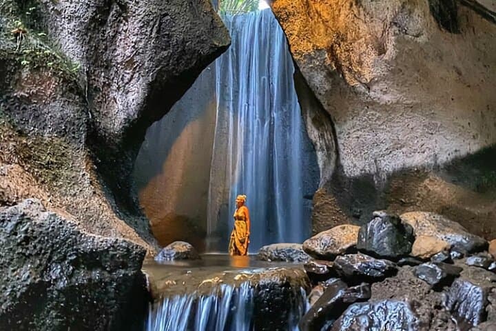 Bali Gate of Heaven Private Tour: Lempuyang, Tirta Gangga & Tukad Cepung Day Trip photo 4