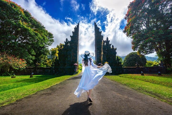 Custom Bali Full-Day Private Tour — Temples, Waterfalls & Coastal Sunsets