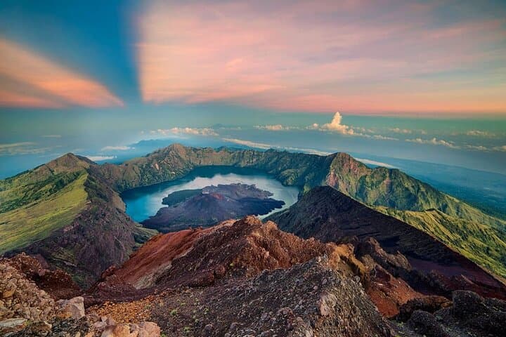 Rinjani 3D2N Summit Trek: Crater Rim, Segara Anak & Hot Springs