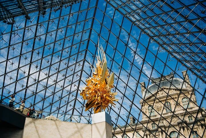 Full-Day Private Paris Tour with Eiffel Tower Access and Montmartre Walk photo 5