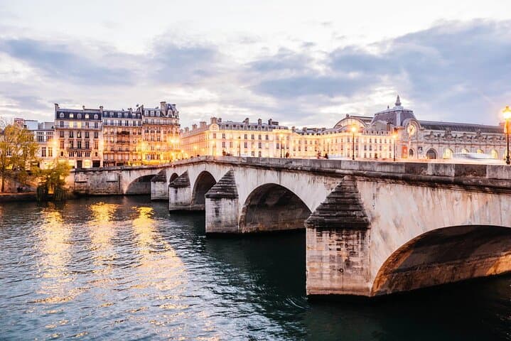 Paris Orientation and Seine Dinner Cruise: Galeries Lafayette & Eiffel Photo Stops photo 2