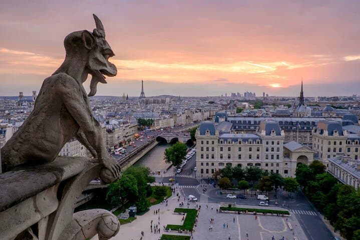 Paris Night Panorama & Moulin Rouge Show — 6-Hour Evening Tour photo 2