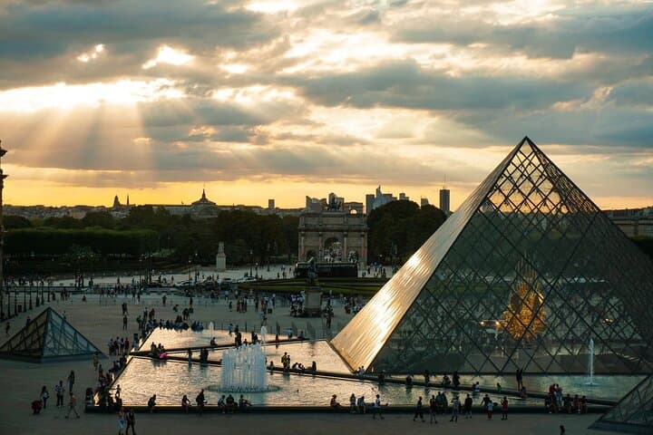 6-Hour Paris City Tour with Seine Lunch Cruise & Galeries Lafayette Visit photo 4