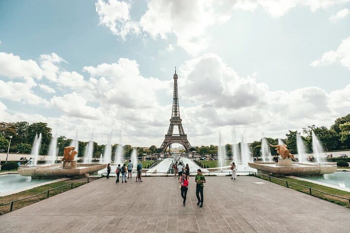 6-Hour Paris City Tour with Seine Lunch Cruise & Galeries Lafayette Visit photo 5