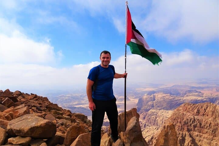 Summit Jabal Umm ad Dami: Full-Day Hike to Jordan’s Highest Peak in Wadi Rum
