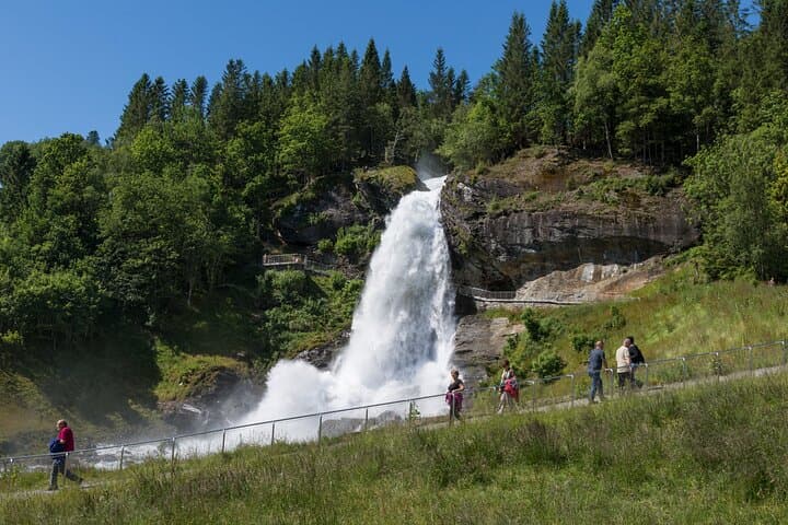 Private Guided Hardangerfjord Day Tour from Bergen