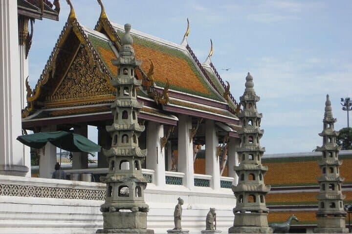 10-Day Bangkok and Koh Samui Adventure: Temples, Long-Tail Boats & Island Beaches photo 5