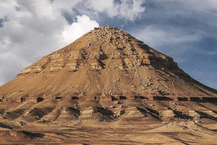 Bahariya Oasis Day Tour: Golden Mummies, Black Mountains, Sandboarding & Salt Lake photo 5