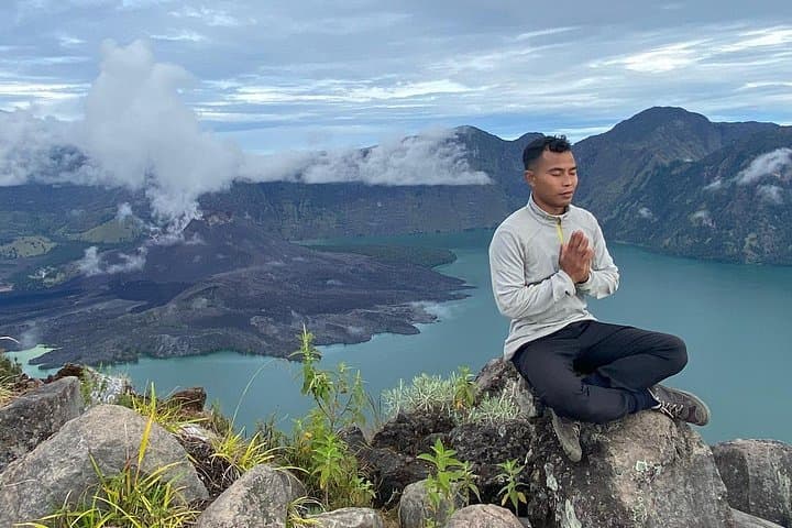 Rinjani 2-Day Senaru Crater Rim Trek: Overnight Camp & Sunrise Views photo 4
