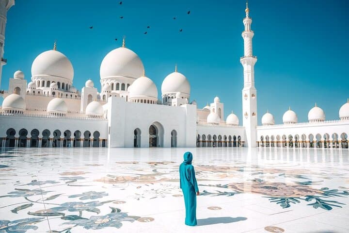 Abu Dhabi in a Day: Private 4x4 City Tour to Sheikh Zayed & Yas Island