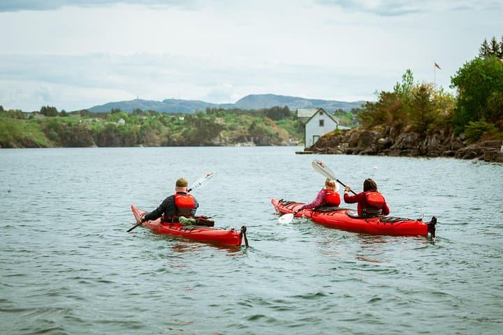 Guided Kayak Tour Bergen — Paddle the Øygarden Islets with Local Guides photo 2