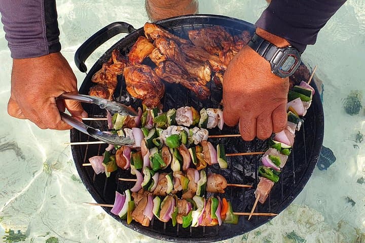 Moorea Lagoon Tour with Lunch — Snorkel Rays, Sharks & Tahitian Cuisine photo 6