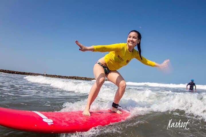 Private Surfing Lessons in Cartagena: 90-Minute One-on-One Surf Experience