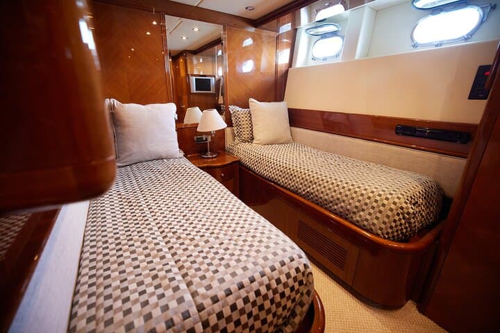Cabo Luxury Charter: Number Juan 100ft Azimut Yacht Rental photo 4