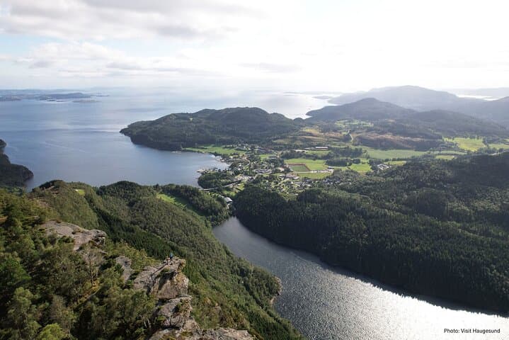 Himakånå Mini Trolltunga Guided Hike from Stavanger — 5-Hour Fjord Trek photo 2