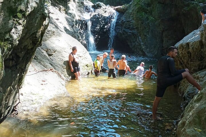 Choco Adventure Tour: Organic Cocoa Farm Experience and Mendiguaca Beach Day from Santa Marta