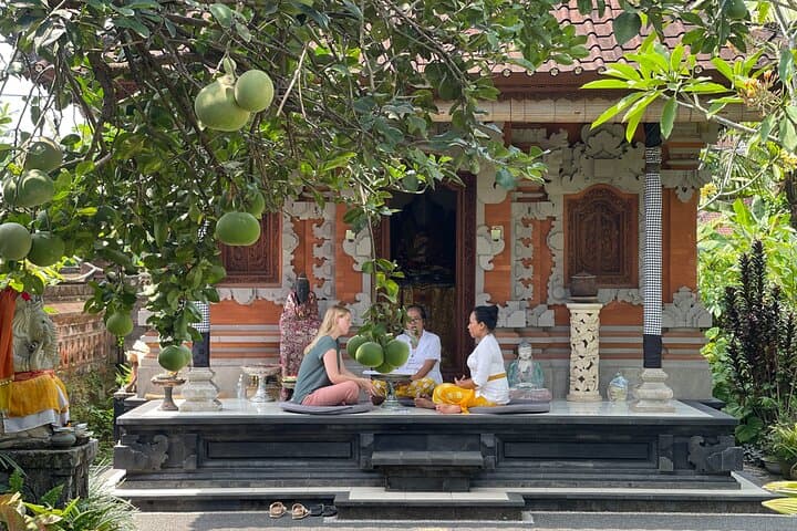 Meditate with a Shaman in Ubud: Balinese Water-Temple Cleansing & Readings photo 3