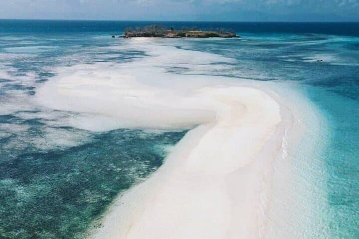 Lombok Pink Beach Boat Trip: Full-Day Snorkeling to Tangsi Beach & Gili Islands photo 2