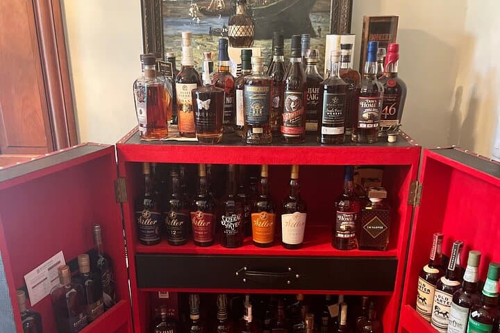Private Kentucky Bourbon Trail: Expert-Led Full-Day Bourbon Tasting Tour