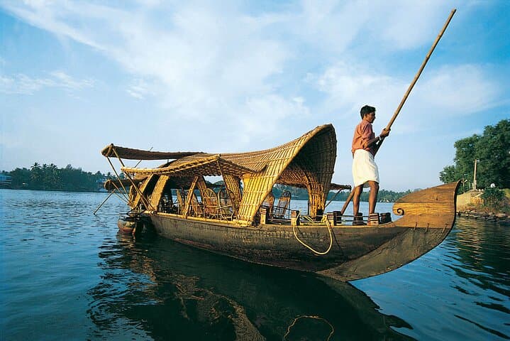 Kerala 6-Day Highlights: Munnar, Thekkady & Backwater Houseboat photo 3