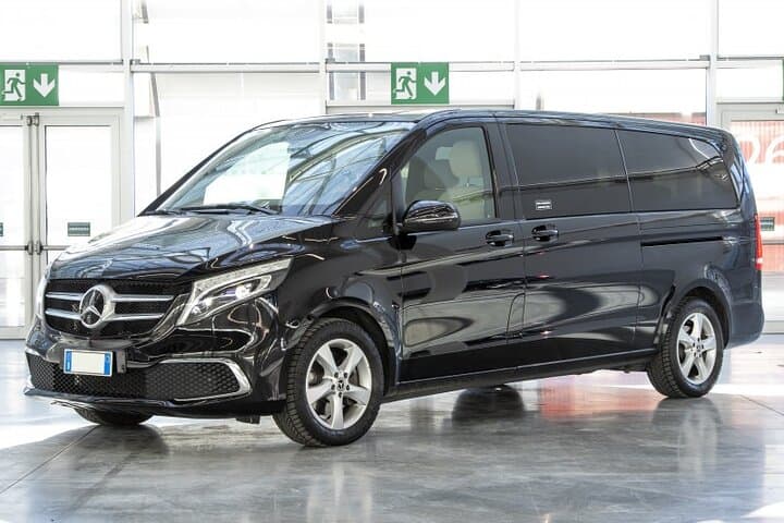 Private Chauffeur Tour in Helsinki — 4 to 8 Hour Luxury Van Experience