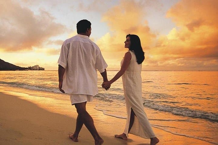 Kerala Honeymoon: 6-Day Houseboat, Munnar & Thekkady Escape photo 1