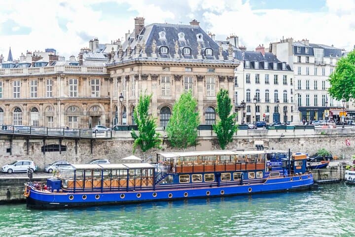 Full-Day Paris VIP Tour: Marais, Montparnasse & Crazy Horse Cabaret photo 6