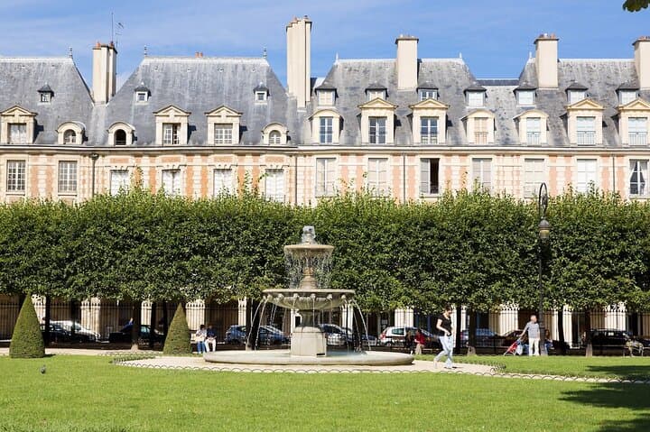 8-Hour Paris Private Tour — Montmartre, Le Marais & Crazy Horse Experience photo 3