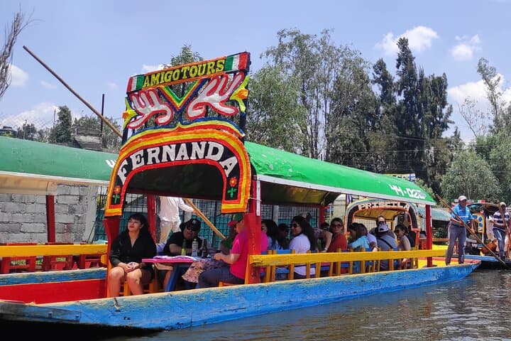 Xochimilco & Coyoacán: Frida Kahlo Museum and Trajinera Full-Day Tour (Mexico City)