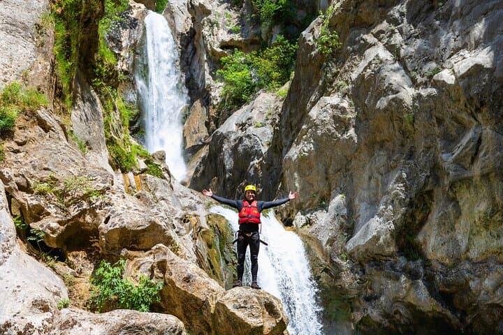 Extreme Canyoning on the Cetina River: 53‑Meter Abseil at Velika Gubavica photo 4