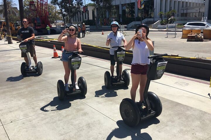 Early Bird Segway Tour of Los Angeles: Explore Miracle Mile & Museum Row photo 3