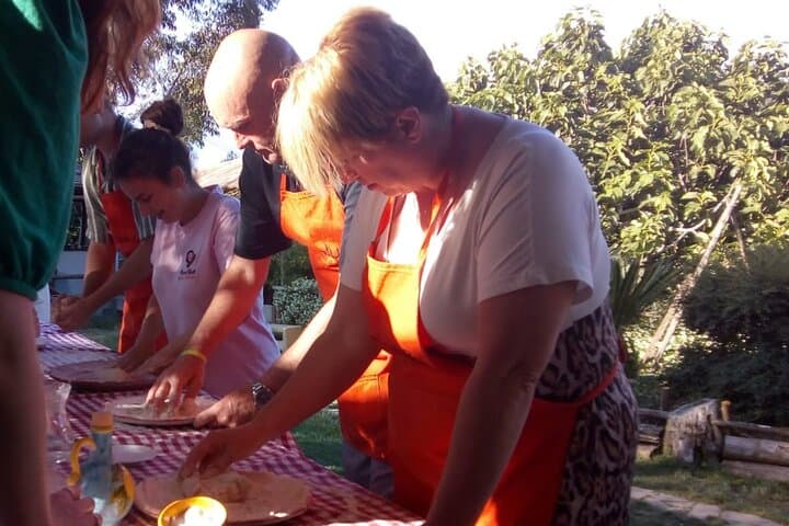 Hands-On Pizza Class in Sorrento Hills with Wine & Limoncello photo 6