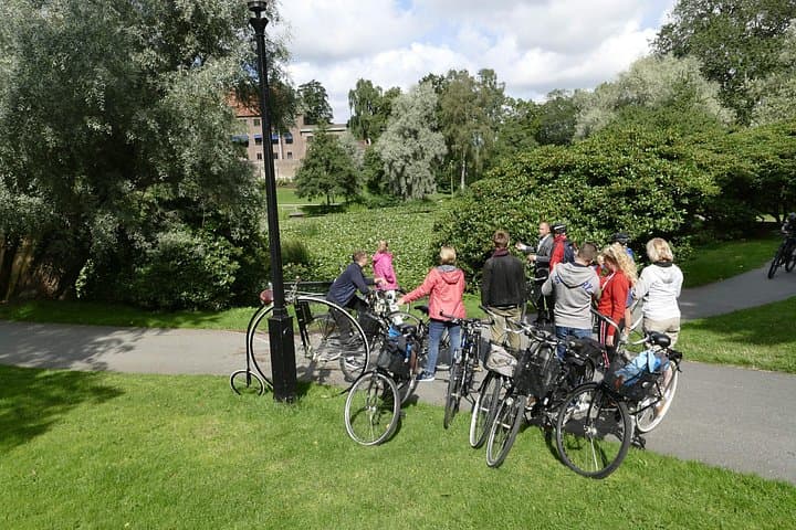 Guided Bike Tour Gothenburg: 2-Hour City Cycling Experience photo 3