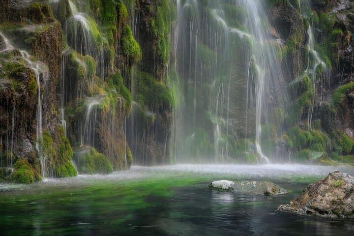 Dashbashi Canyon & Paravani Lake Day Tour from Tbilisi: Canyons, Monasteries & Dukhabor Culture