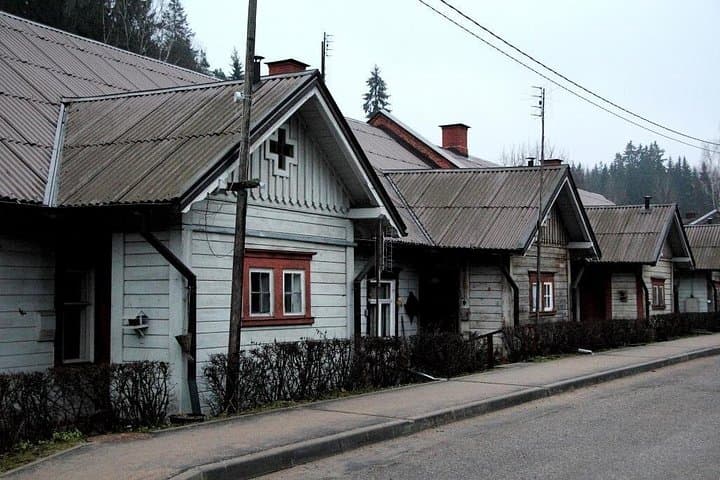 Gauja National Park 7-Day Hiking Adventure from Riga: Trails, Sandstone Cliffs & Lakes photo 3