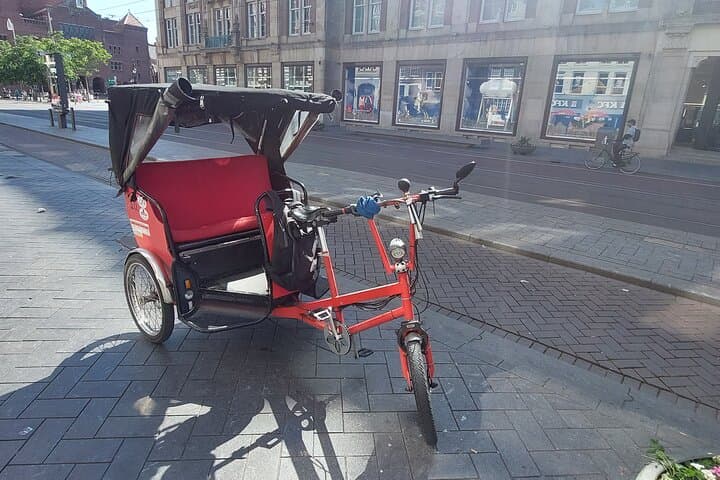 Amsterdam Rickshaw Tour: 60-Minute Private Biketaxi Experience photo 4